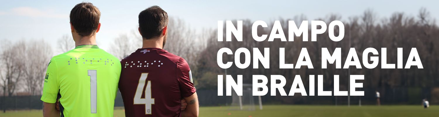 In campo con la maglia in Braille